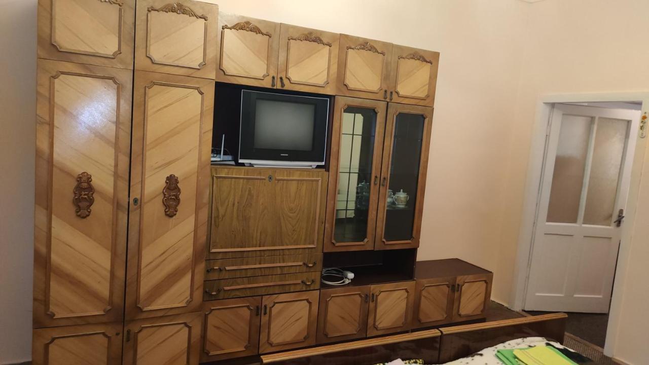 Apartment On Sheptytskyh 27 利沃夫 外观 照片